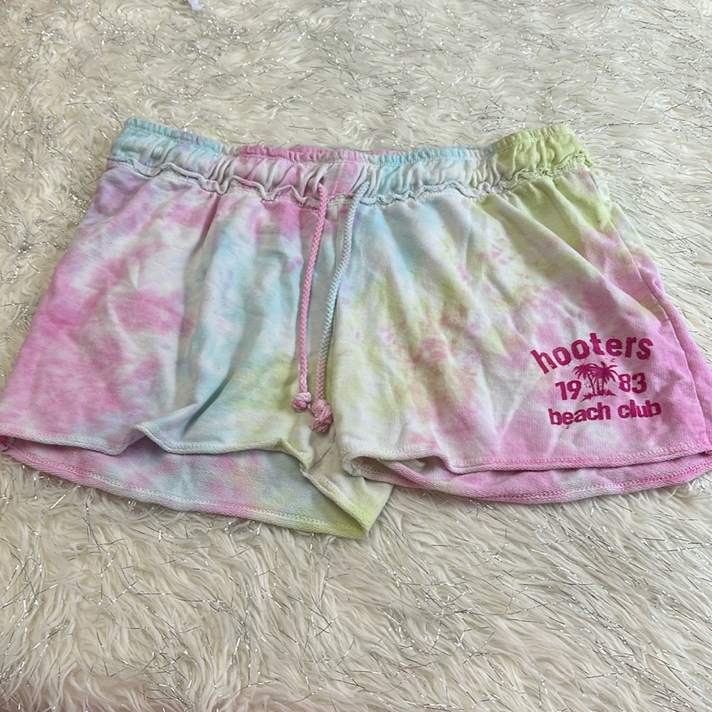 Hooters Women's Tie-Dye Athletic Shorts from La Vista Nebraska size XL